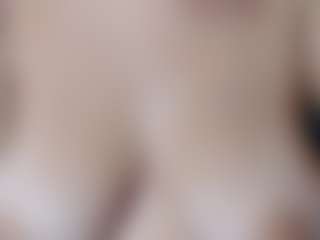 Sky Saenz's Live Sex Cam Show