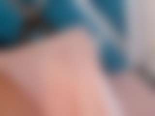 Sky Saenz's Live Sex Cam Show