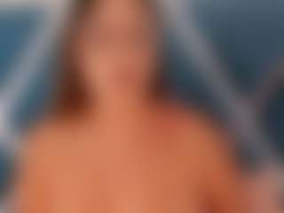 Live cam show with Sky Saenz - Flashing on Cam Slut