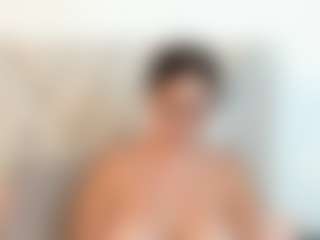 Sky Saenz's Live Sex Cam Show