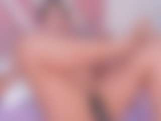 Sky Saenz's Live Sex Cam Show