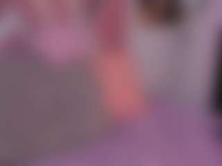 Live cam show with Sky Saenz - Blonde Hair on live18s.com