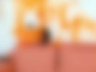 Live cam show with Sky Saenz - Blonde Hair Amateur on livesuperchat.net