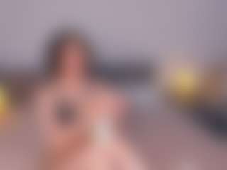 Live cam show with SunDeane - Roll on Camsoda