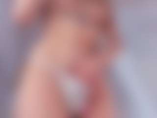 Live cam show with SunDeane - Brown Hair on Dolls Live