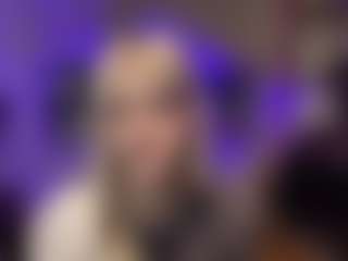 Live cam show with ToraMagid - Smoking on SquirtSoMuch
