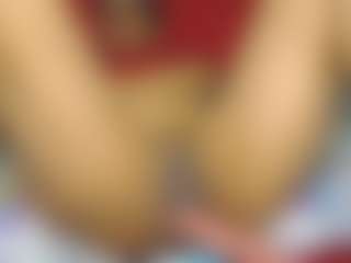 Live cam show with YESSYFOX - Interactivetoy on Camsoda
