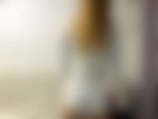 Live cam show with Lina - Fingering on Camming Site