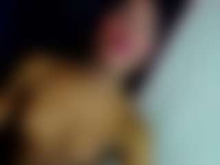 Live cam show with NashlaSexy - Gray Eyes on CamClone