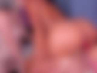 Live cam show with vivi-lovx - Bisexual on intimatelivegirls.com