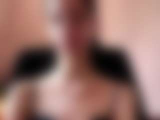 Live cam show with GeneviveIffland - Green Eyes on livesuperchat.net