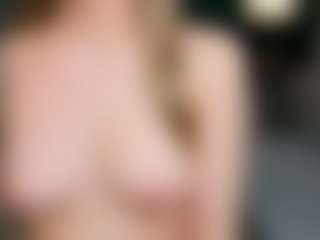 Mia's Live Sex Cam Show