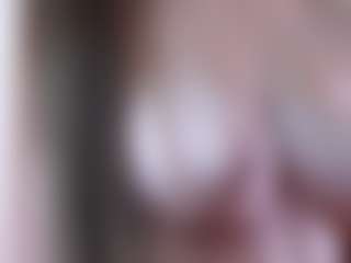 Mia's Live Sex Cam Show