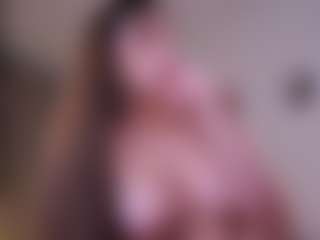 Live cam show with Mia - Muscle on madthumbs