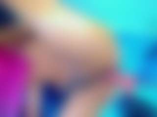 Live cam show with SamiraHott1 - Teen (18+) on Camsoda