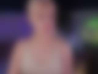 Live cam show with Emmy - Joi on xDating