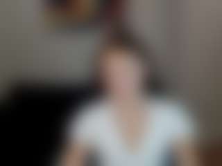 Live cam show with Tracey-Gill - Green Eyes on intimatelivegirls.com