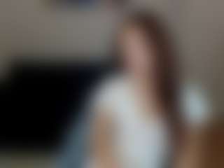 Live cam show with Tracey-Gill - Moaning on Stripli.com