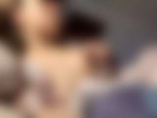 Live cam show with AbbyMenches - Brown Hair on AdultVida.com