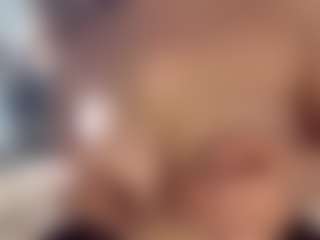 Live cam show with Emma - Hairy Pussy Teen (18+) on Gym Cam Girls