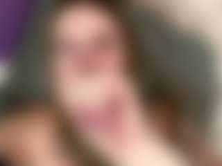 Elin's Live Sex Cam Show
