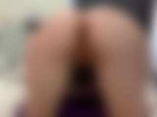 Elin's Live Sex Cam Show