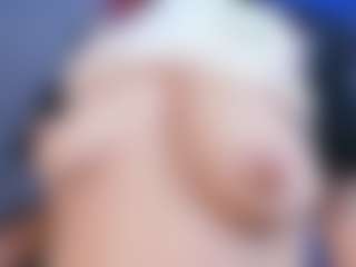 Live cam show with Hannadanniels - Milk on SpankPalCams
