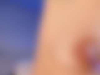 Live cam show with Hannadanniels - Milk on Dare Cams