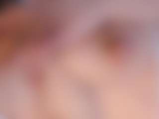 Live cam show with Hannadanniels - Milk on Dolls Live