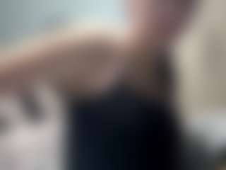 Show en direct avec Sana - Big Tits Small Tits sur Camsoda