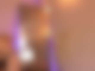 Show de cam en direct avec SassyIvana - Gagging sur Camsoda