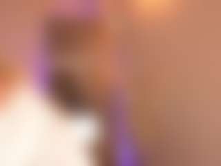 Live cam show with SassyIvana - Skinny on Camsoda
