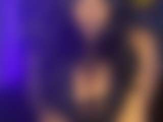 Live cam show with Big Body Jaz - Longlegs on StripNow