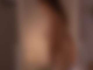 Live cam show with Emmiellee - College on Camsoda Late Night