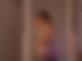 Live cam show with Emmiellee - Normal on Camsoda Late Night
