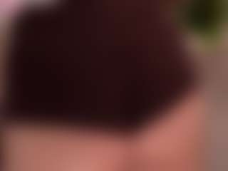 Live cam show with LunneaEvienne - Gray Eyes on Gym Cam Girls