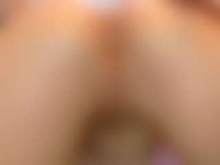 foxymia68's Live Sex Cam Show