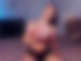 Live cam show with Emma - Oil on fapnchat