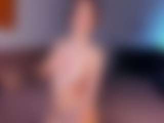 Live cam show with Emma - Camel Toe on Camsoda