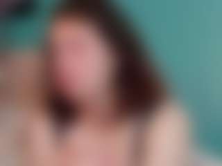 Live cam show with MaryF0x - Flirt White on Dolls Live