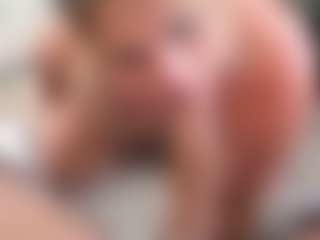 MrNMrsReigns's Live Sex Cam Show