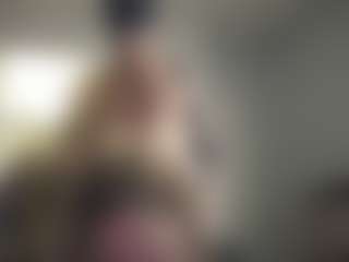 Live cam show with MrNMrsReigns - Thick on xheatlive.com