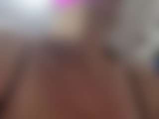 Show en direct avec Sammy-fox444 - Interactivetoy Granny sur Camsoda