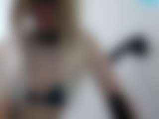 Live cam show with TsLilSamantha - Flat Chested on CamSextacy