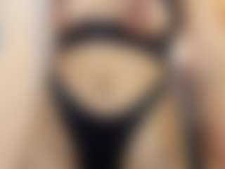 Live cam show with abbyzoee - Skinny on Mixed Magazine Live