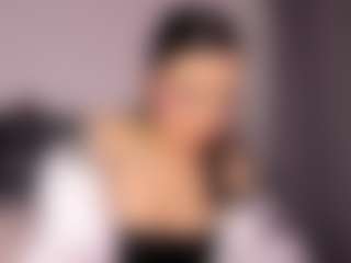 Show de cam en vivo con L a u r a - BBW en Camsoda