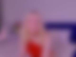 LilSuzy's Live Sex Cam Show