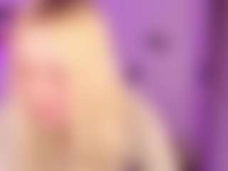 Live cam show with LilSuzy - Strapon on CamwithHer