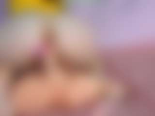 Live cam show with LunaLeez - Public on Camsoda