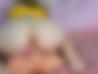 Live cam show with LunaLeez - Tattoos on TastyBlacksLive